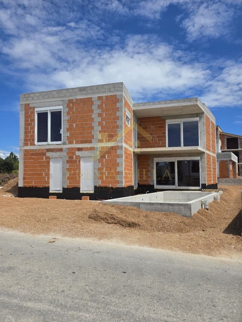 BEZ PROVIZIJE-VRSI–MULO-SAMOSTOJEĆA KUĆA S BAZENOM-160 m²-500m OD MORA
